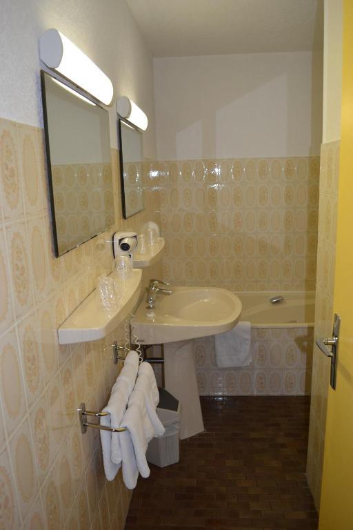 Hotel Restaurant Davat Brison-Saint-Innocent Room photo